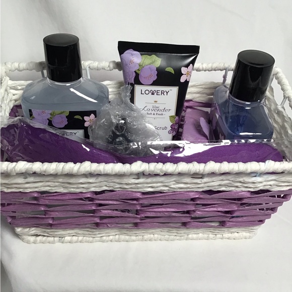 NWOT Lovery Lavender Bath Gift Set - Purple Bliss - Picture 1 of 9